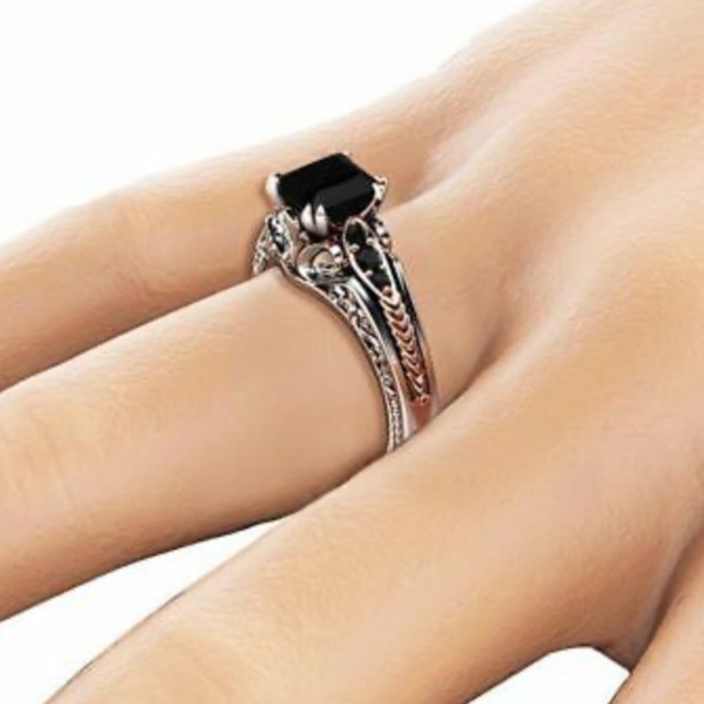 NEW 925 Sterling Silver Two tone Black stone ring - Picture 4 of 5